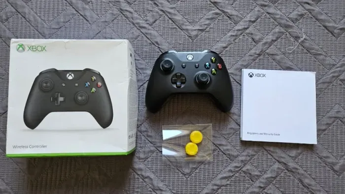 Controle de Xbox One S Preto - Seminovo