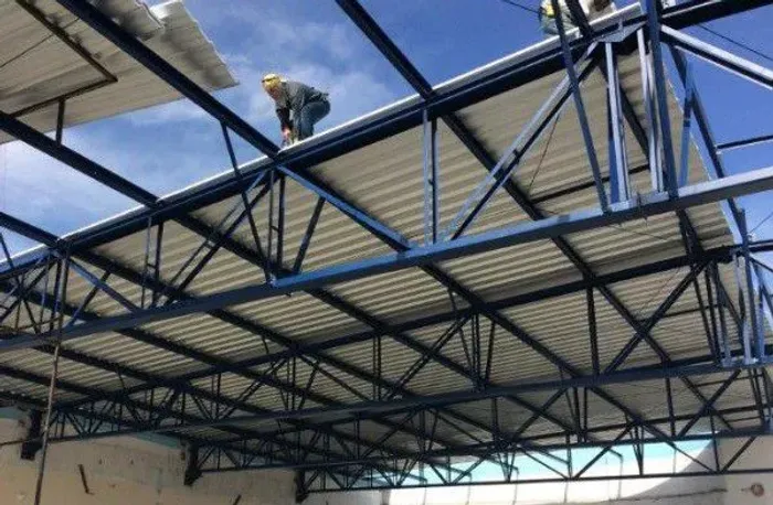 Instrutura metalica telhado telha manutenção de telhado rufo calha 