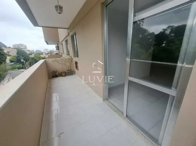 Apartamento 63m², 2 Quartos, Banheiro, Varanda Próximo a Rua Araguaia. Freguesia
