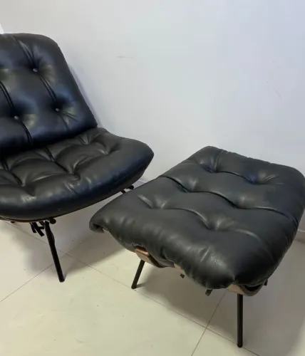 Poltrona Costela de couro Preta<br><br>78 x 70 x 72