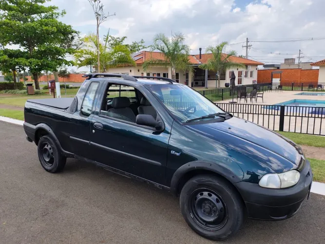 Fiat Strada Working 1.5 MPI 8V CE (álcool) 2002