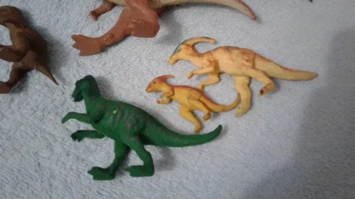 Lote de Dinossauros usados leia