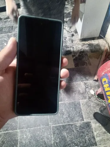 Celular semi novo