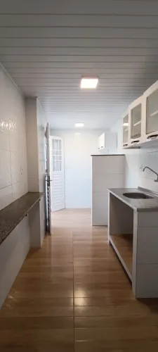 Alugo casa ampla no Grageru 1/4, sombra, próximo a feira e atrás do Sinhazinha