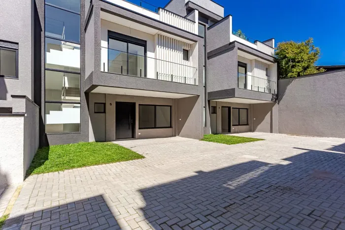 Sobrado em condomínio com 3 dormitórios à venda, 182 m² - Bacacheri - Curitiba/PR