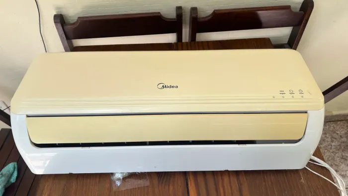 Ar-Condicionado Split 9.000 BTUs Midea 220V + Transformador.