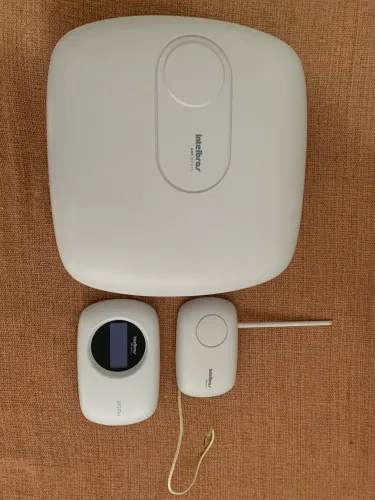 Central de alarme monitorada Intelbras AMT.em perfeito estado.