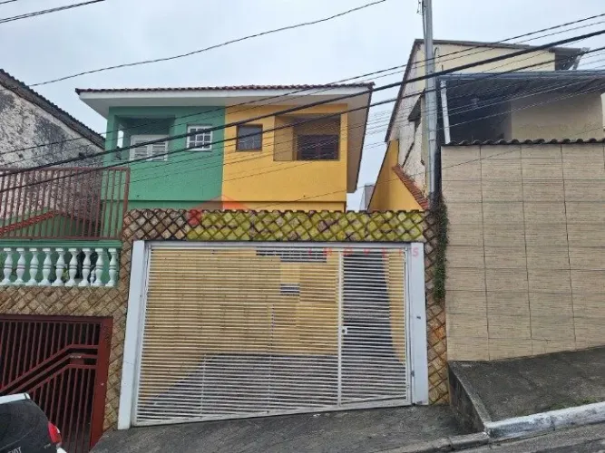 Sobrado com 3 dormitórios (1 suíte) à venda, 118 m² por R$ 640.000,00