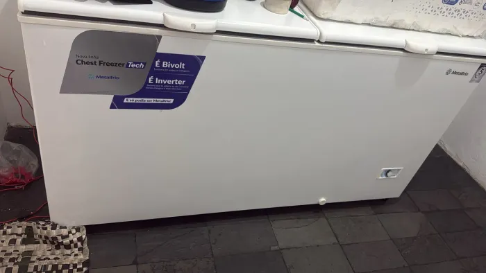 Vendo  ou troco por algo freezer grande e nunca usado 554lts