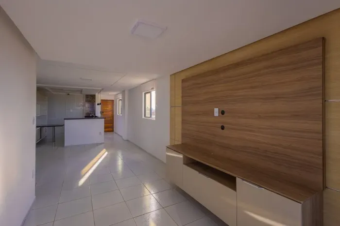 Apartamento com três quartos para venda ou locação no Jarrim Oceania.