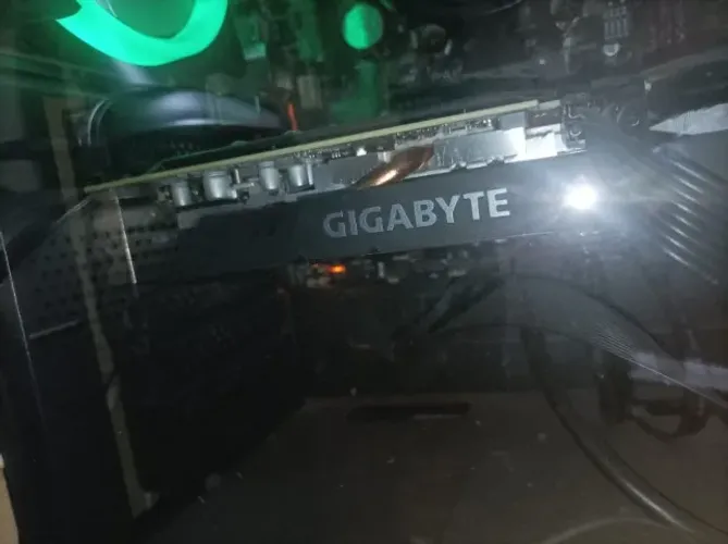 RTX 2060 6GB VRAM WindForce GigaByte