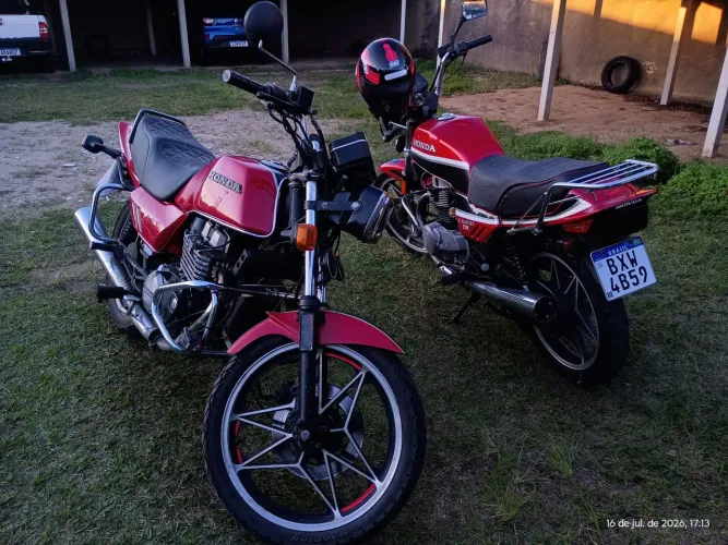 Lindas CB,s 450 ano 85, ambas em ótimo estado de conservação.