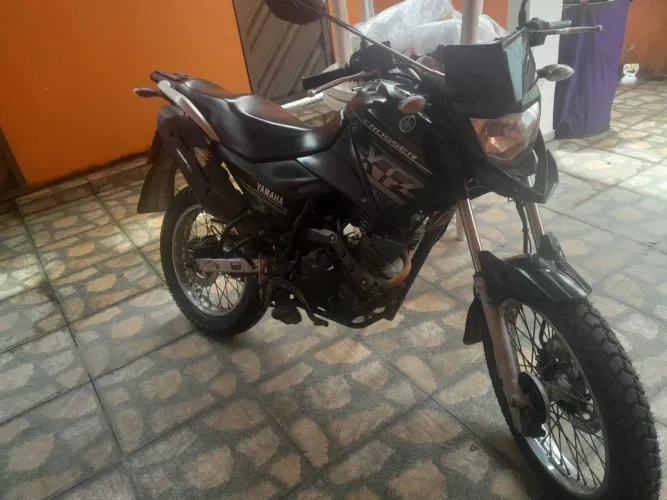 Moto YAMAHA 150 