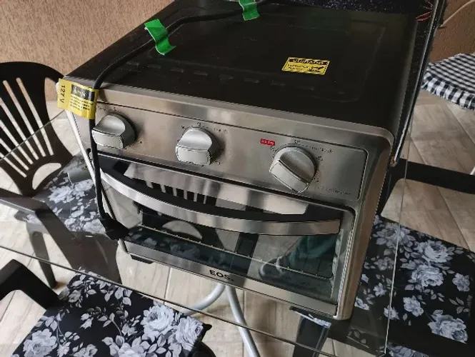 Forno elétrico EOS EFE25AI com air fryer + grelhas (para conserto)