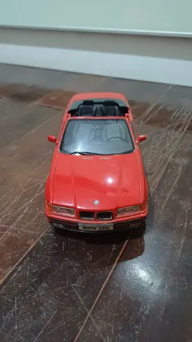 Miniatura BMW 325i Conversível (E36) de 1993