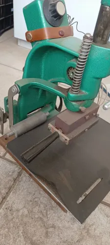 Máquina De Hot Stamping Manual Em Ferro Fundido -