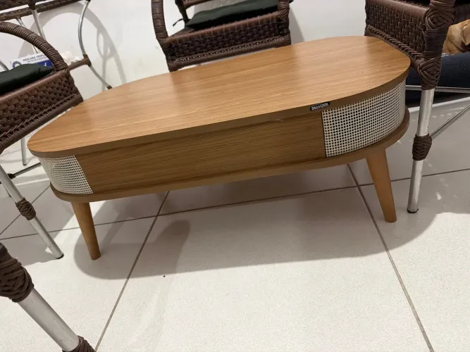 Conjunto aparador e centro. 