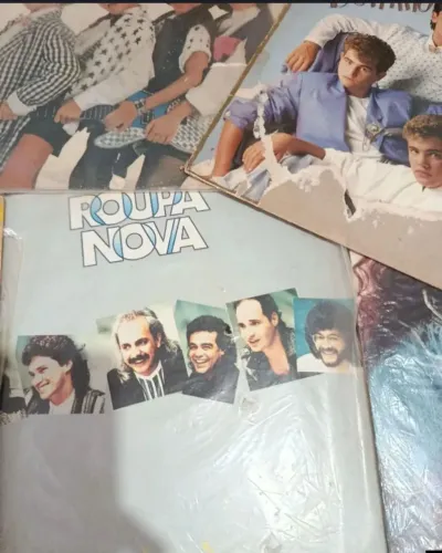 Vendo discos de Vinil 40,00 reais cada.