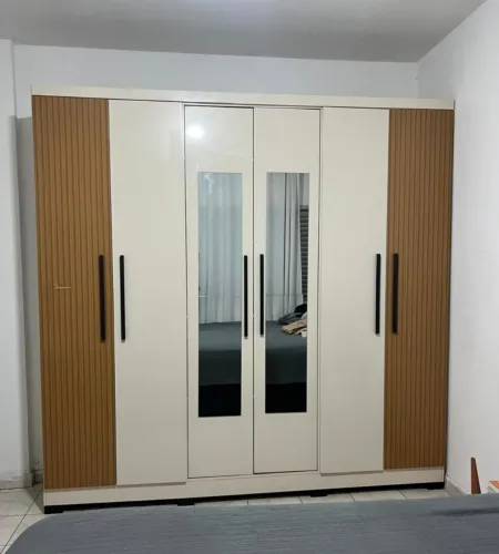 Guarda Roupa 6 portas