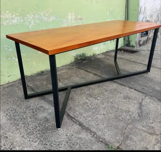 Mesa 2m em ferro e madeira 