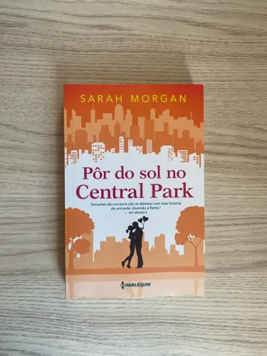 LIVRO POR DO SOL NO CENTRAL PARK