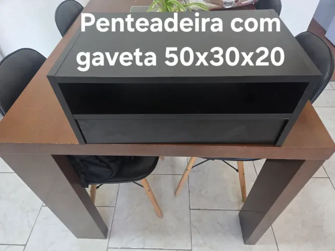 Penteadeira com gaveta