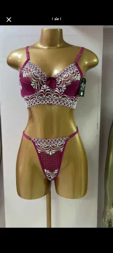 Lingerie rendada vinho