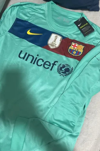 Camisa Barcelona temporada 2009-2010, Patch Campeão do mundo 2009, Messi 10