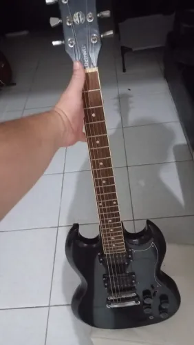 Guitarra SG Black usada