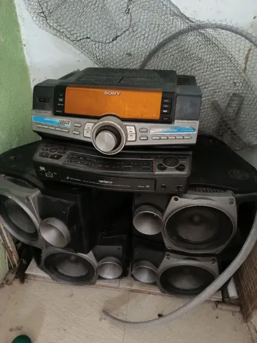 Rádio e caixas de som