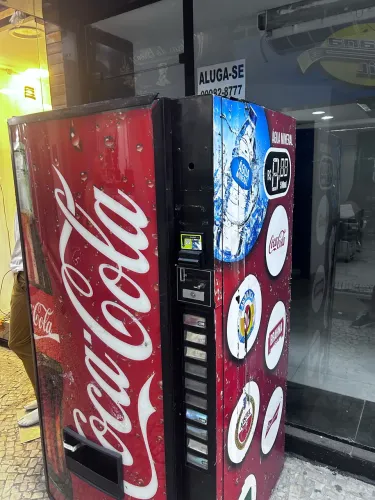 Máquina de venda de refrigerante e cerveja (modelo americano) + noteiro