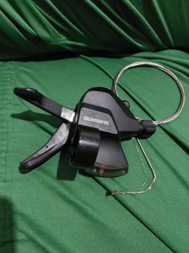 Passadores Shimano Altus 3x8v (24 Marchas) - Precisão e Durabilidade para Sua Bike