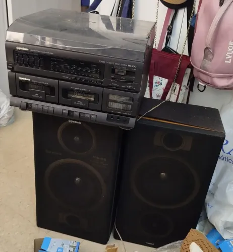 Som gradiente MS300 (toca-fitas duplo, toca-discos, rádio AM/FM) com as caixas