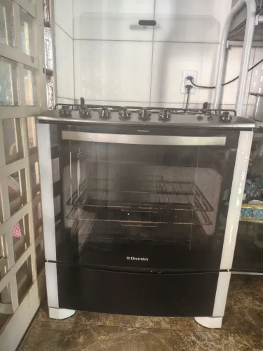 Fogão Electrolux 6 bocas só 700 em bom estado de conservação 