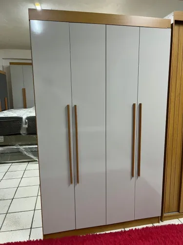 Guarda-Roupa de Solteiro 4 portas a pronta entrega