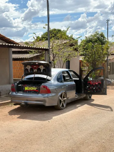 Chevrolet Vectra GLS/ Challenge 2.2 MPFI 16V 2001