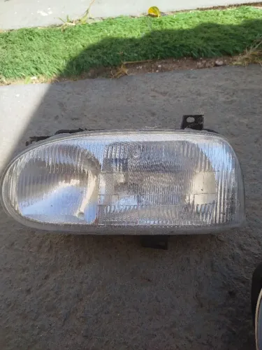 Par de faróis golf mk3 originais $350 leia o anúncio 