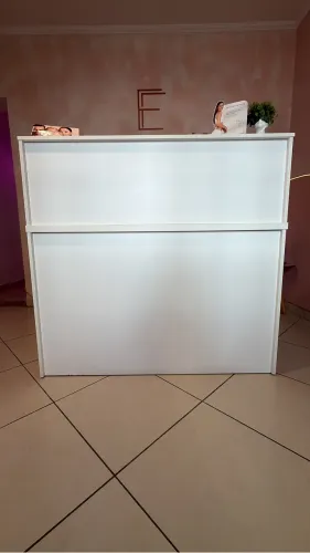 Vendo balcão recepção em perfeito estado 