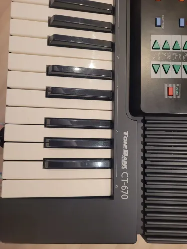 Teclado Casio CT-670