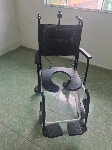 Vendo cadeira de banho 