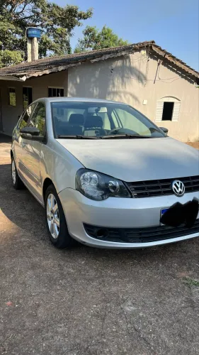 Volkswagen Polo Sedan 1.6 MI Total Flex 8V 4P 2013