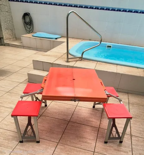 Mesa De Piquenique E Camping Dobrável (Vira Maleta) Com 4 Bancos