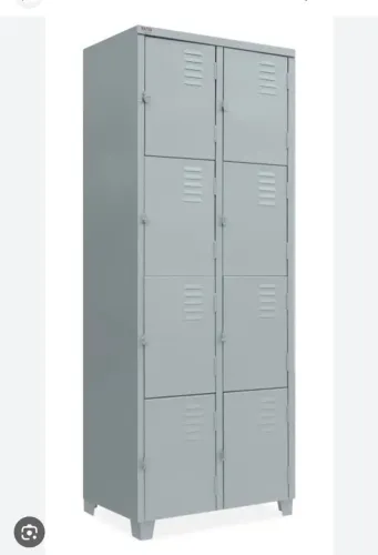 guarda volume com 8 portas