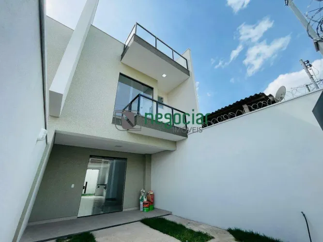 Casa com 3 Quartos e Terraço Gourmet à Venda no Bairro Bom Retiro - ACEITA FINANCIAMENTO!