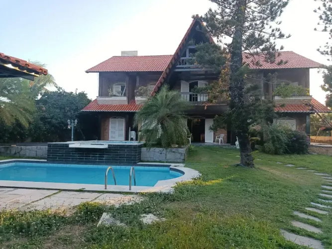MANSÃO TRIPLEX DE ALTO PADRÃO NO BAIRRO DUNAS