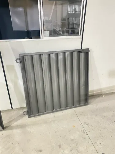 Portão metalon e lambri