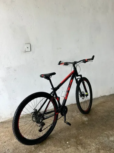 Bicicleta aro 29 marca GTA modelo NX11