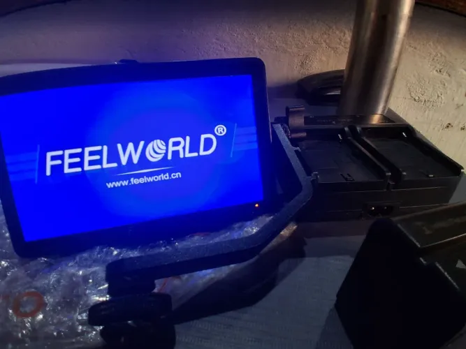 Vendo monitor externo feelword F6 plus