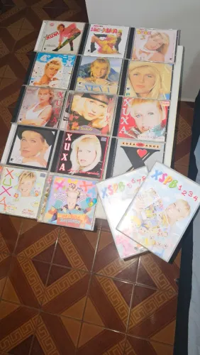 16 CDS da XUXA Originais ( 14CDS e 2 DVDS)