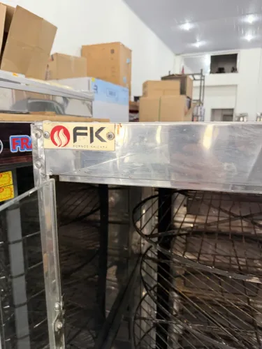 Máquina de assar frangos e carnes 220v 6 grelhas para 120kg,usado apenas 5 meses